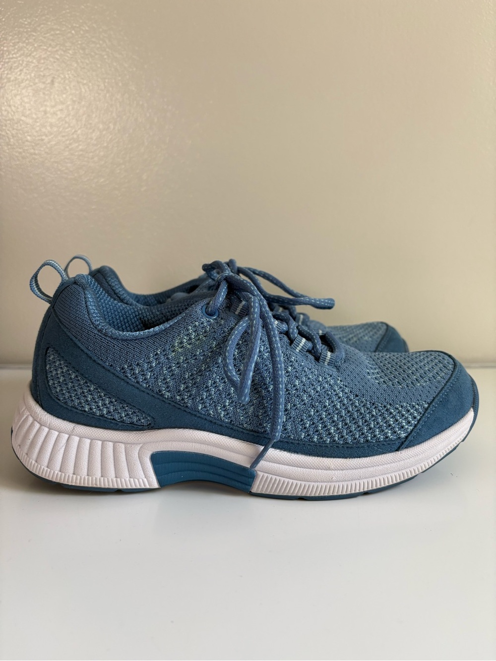Orthofeet Coral 984 Women’s Light Blue Knit Walking Sneakers Size 6.5